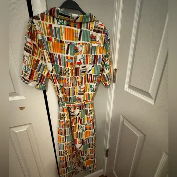 Adorable Joanie bookshelf print dress. NWT. US Women’s 14. Make an offer! - Picture 8 of 14